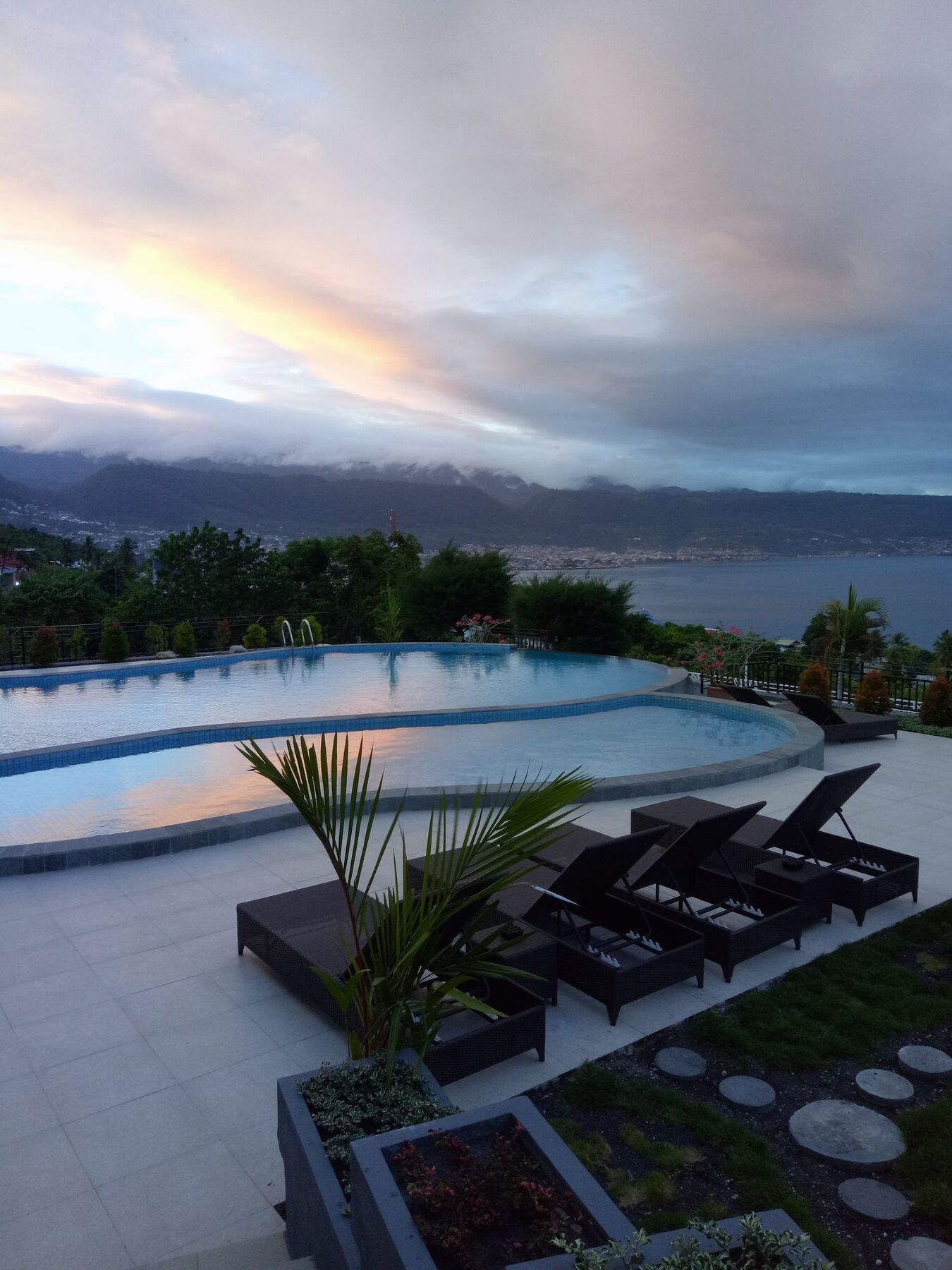 Hotel Santika Luwuk - Sulawesi Tengah Exteriér fotografie